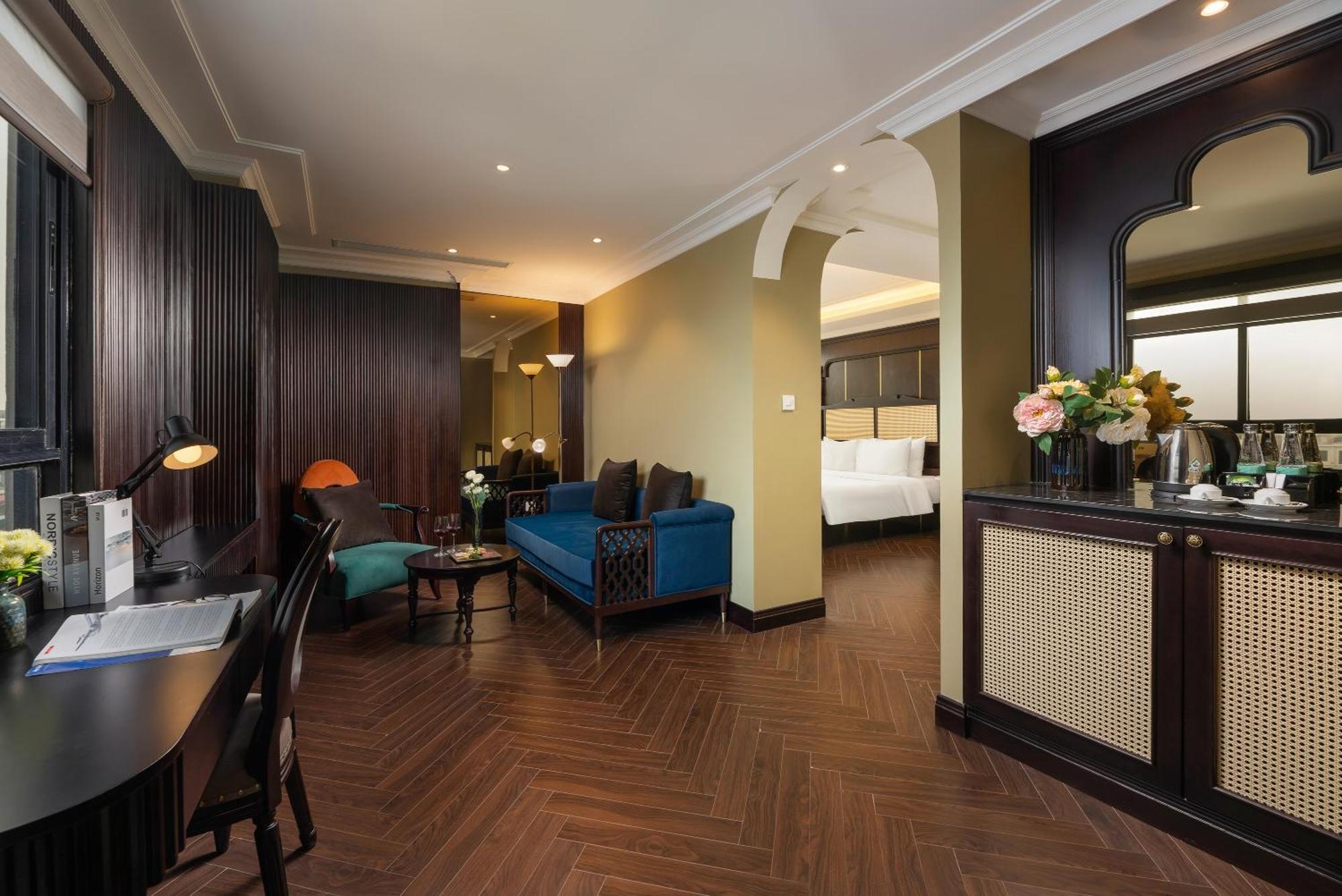 May De Ville Crown Hotel Hanói Exterior foto Suite
